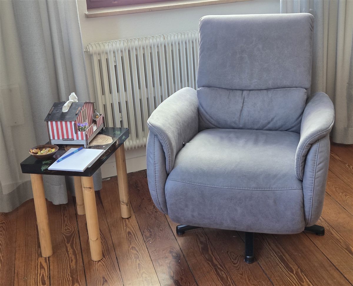 Praxisraum mit Sessel